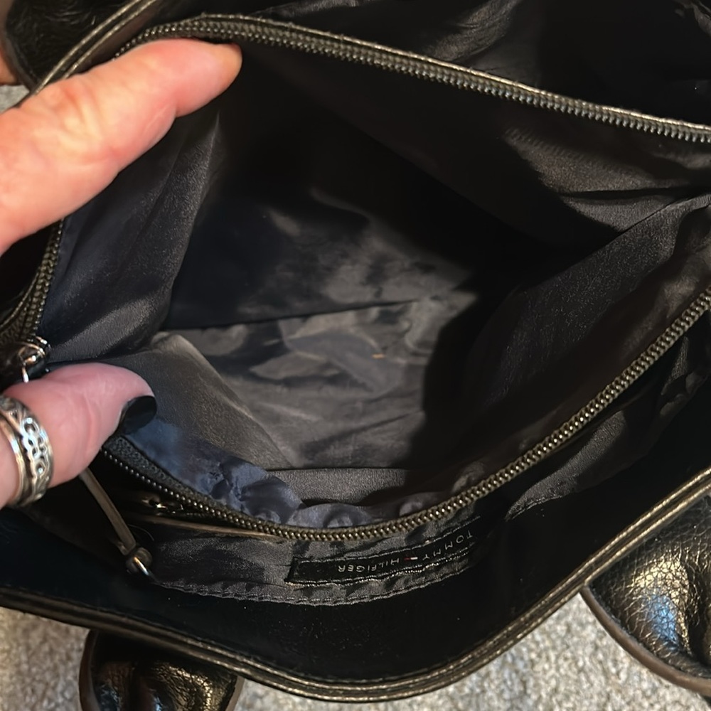 Tommy Hilfiger Navy and Black Logo Satchel - Picture 5 of 5